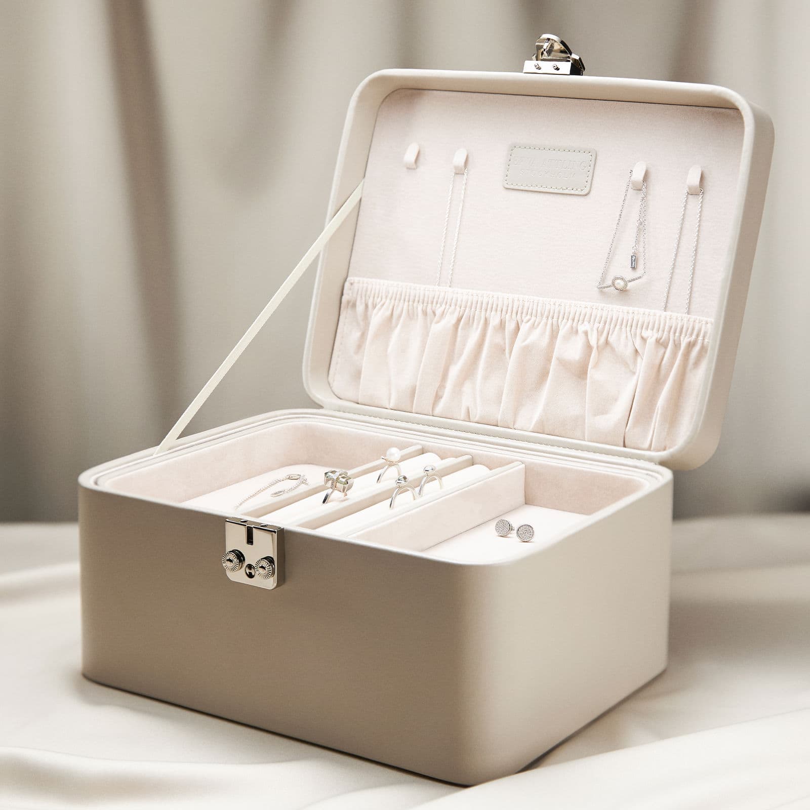 Treasure Treasure box large - taupe - undefined 1 - Efva Attling