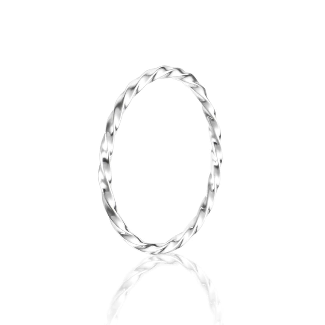 Twisted Orbit Plain Ring.