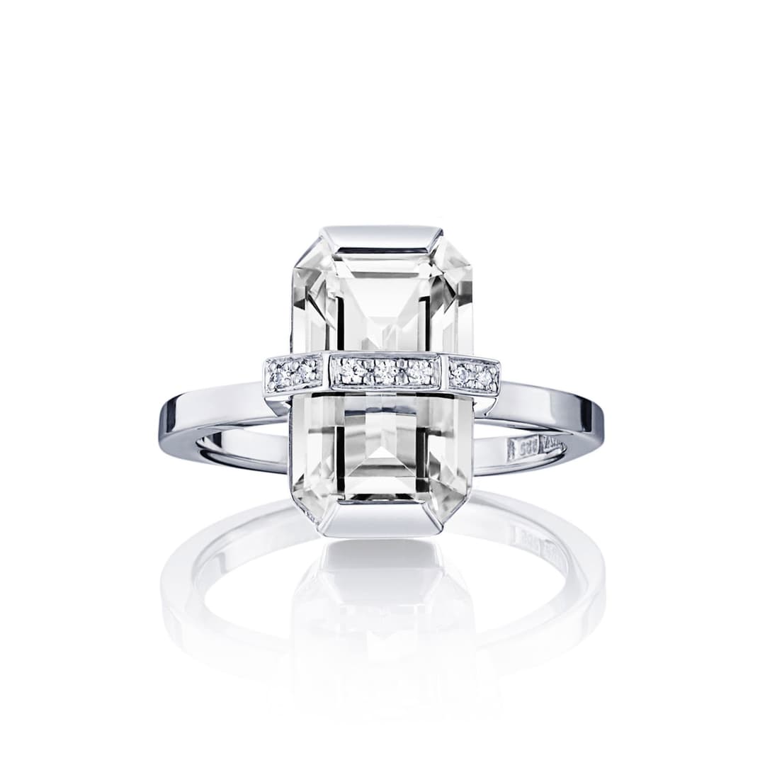 Little Bend Over Ring - Crystal Quartz.